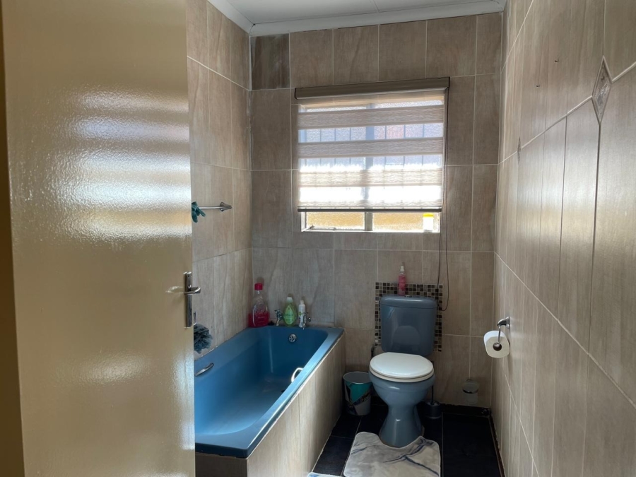 4 Bedroom Property for Sale in Tlhabane West North West